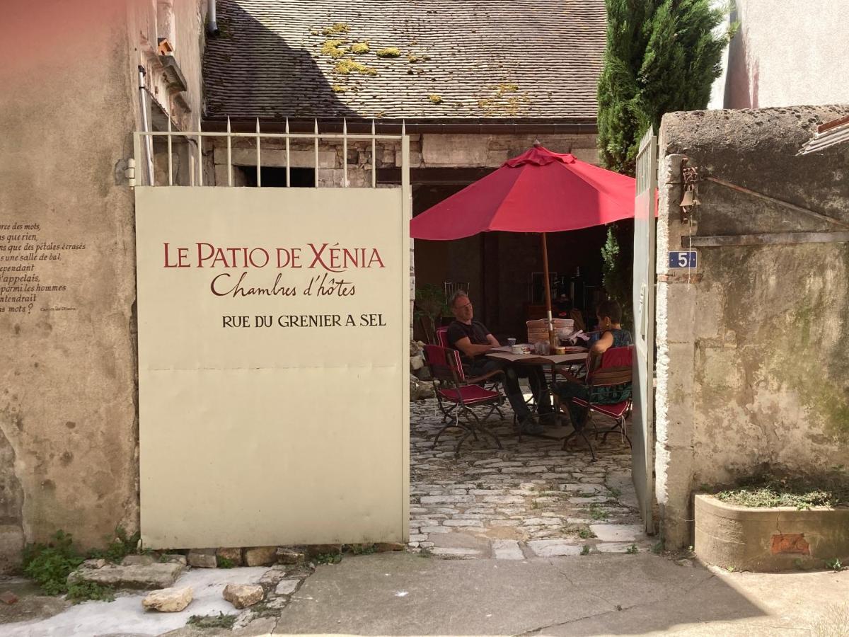 Le Patio De Xenia Bed & Breakfast La Charite Bagian luar foto